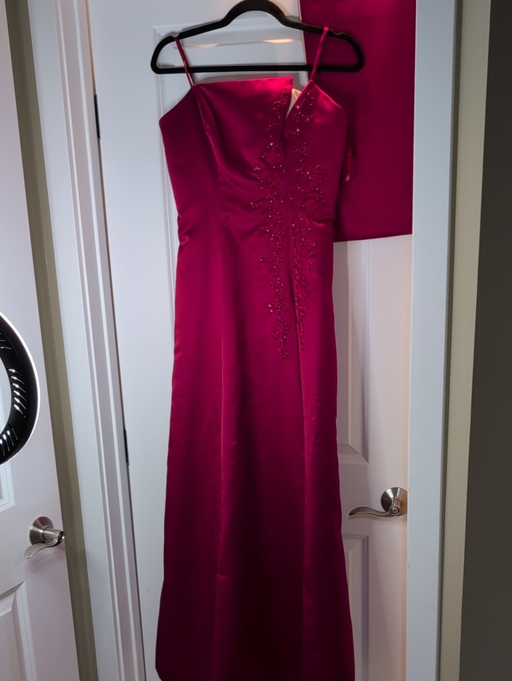 Elegant Red Spaghetti-Strap Evening Dress